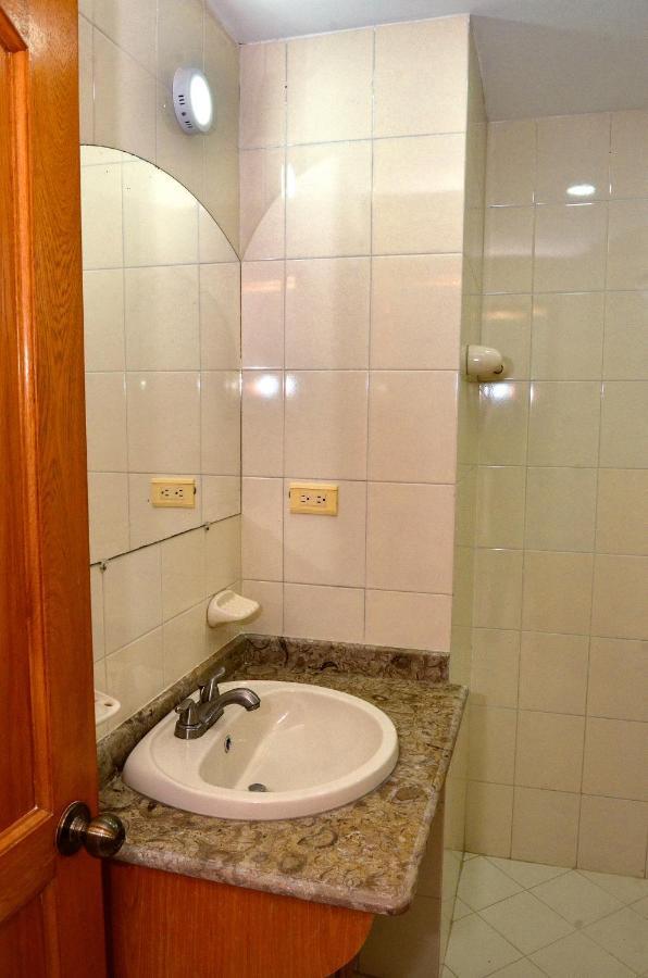 Apartamentos El Penon Del Rodadero Vista Al Mar - By Apartamar Santa Marta Esterno foto