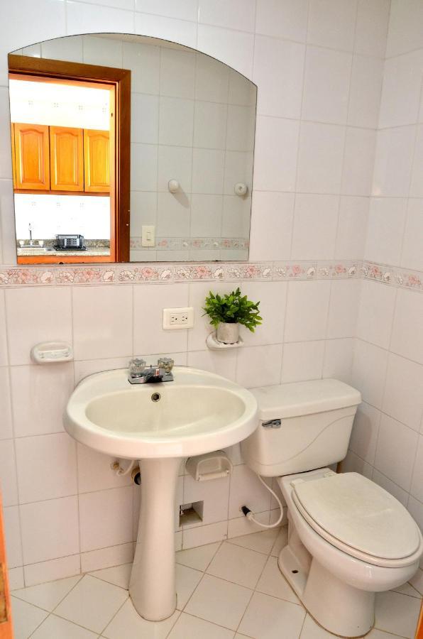 Apartamentos El Penon Del Rodadero Vista Al Mar - By Apartamar Santa Marta Esterno foto